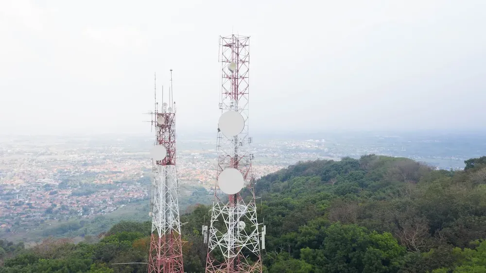 Kami membangun menara, bukan sekadar hubungan.